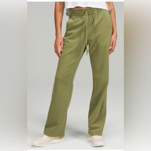 Lululemon Loungeful fleece pants. Bronze green. SZ 6, barely worn. Very cozy.